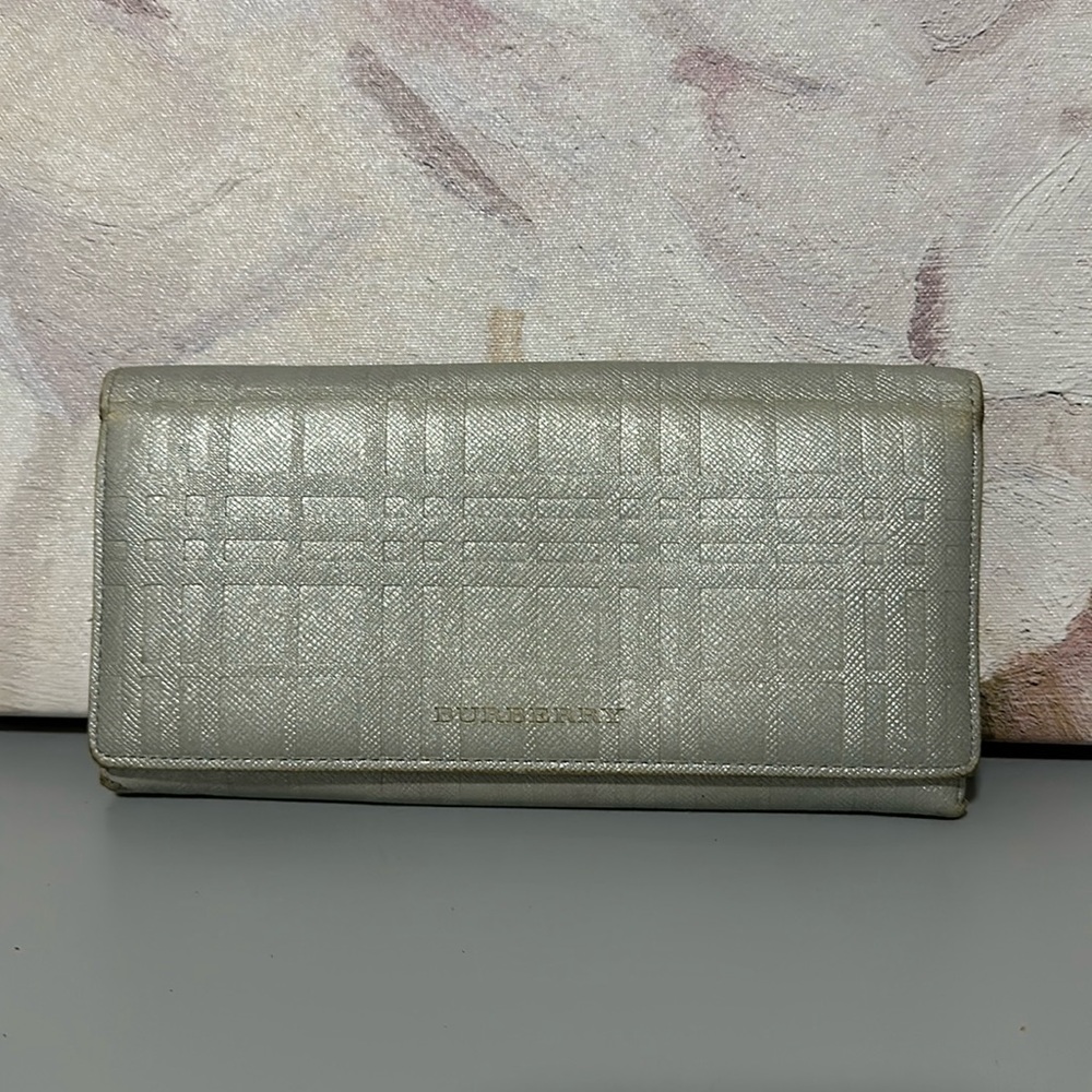 25 Authentic BURBERRY Tartan Check Pattern Silver Long Bifold Silver Wallet